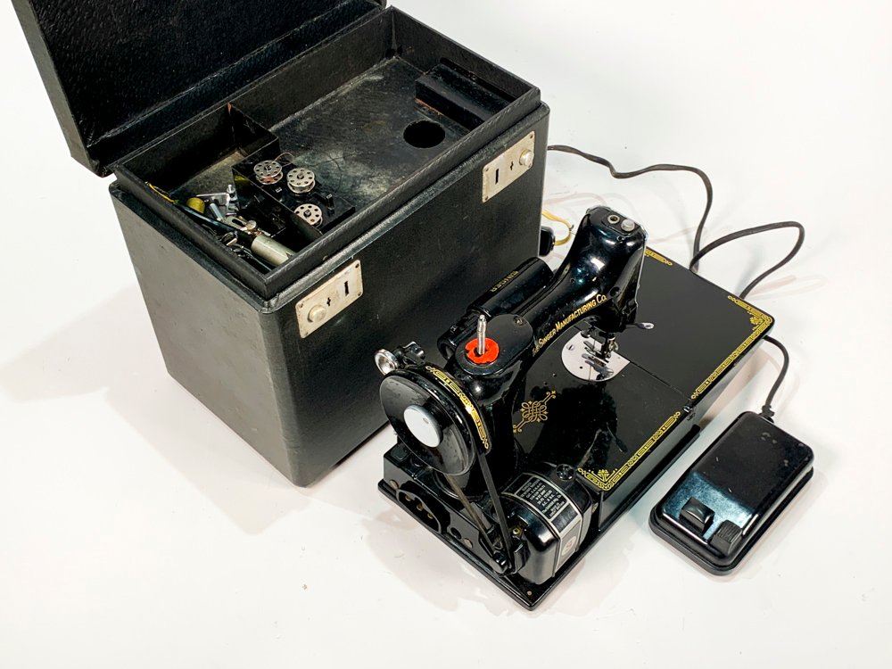 Máquina de coser Singer portátil y con pedal - imagen 4