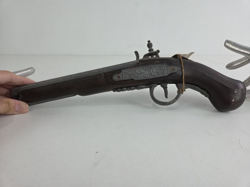 Réplica de arma del año 1550 para decoración - imagen 4