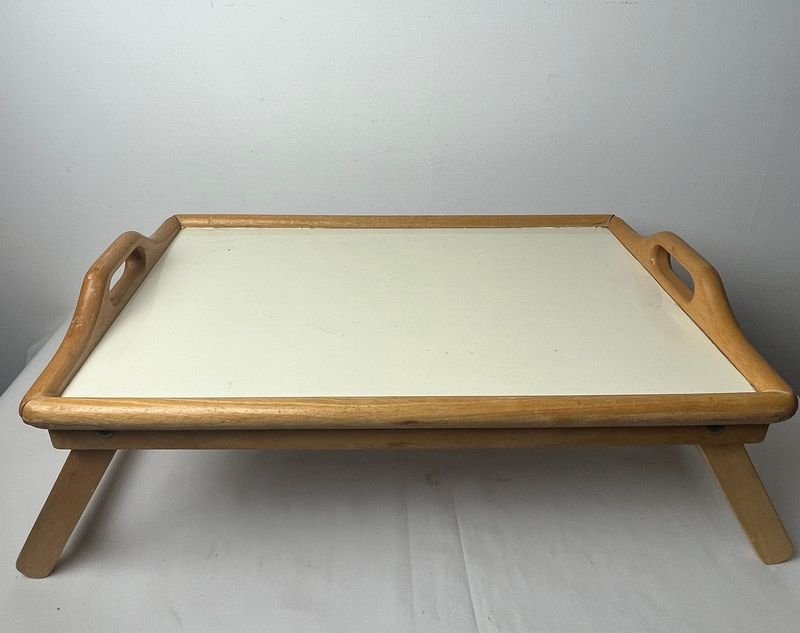 Mesa desayunador en madera con accesorios - imagen 3