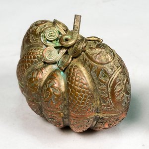 Dos Alhajeros Antiguos de Cobre con Diseños Grabados - imagen 3
