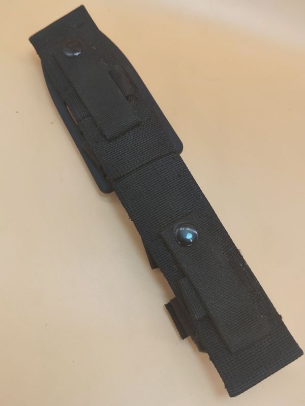 Cuchillo táctico Gerber con funda rígida y sistema de fijación - imagen 13