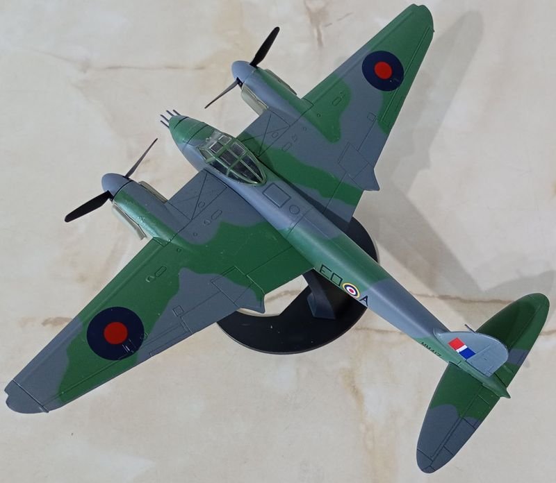 Modelo a escala de un avión de la Segunda Guerra Mundial, DE HAVILLAND MOSQUITO FB Mk VI - imagen 5