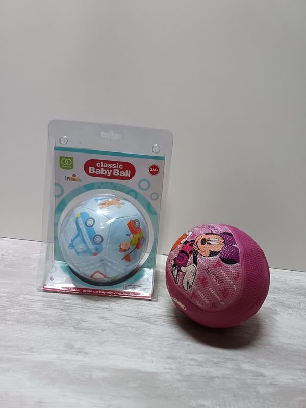 Lote siguiente: Lotes de Pelotas Chicas y Conos para Niños