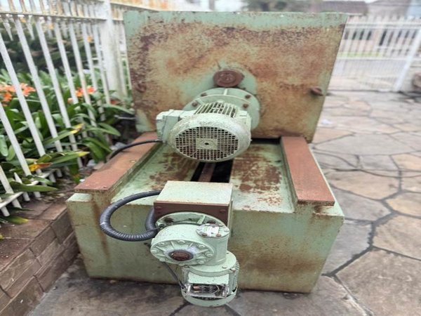 Máquina Automática de Engrafado de Silenciadores Industrial