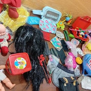 Lote Variado: Muñecas, Accesorios de Moda, Juguetes y Más - imagen 6