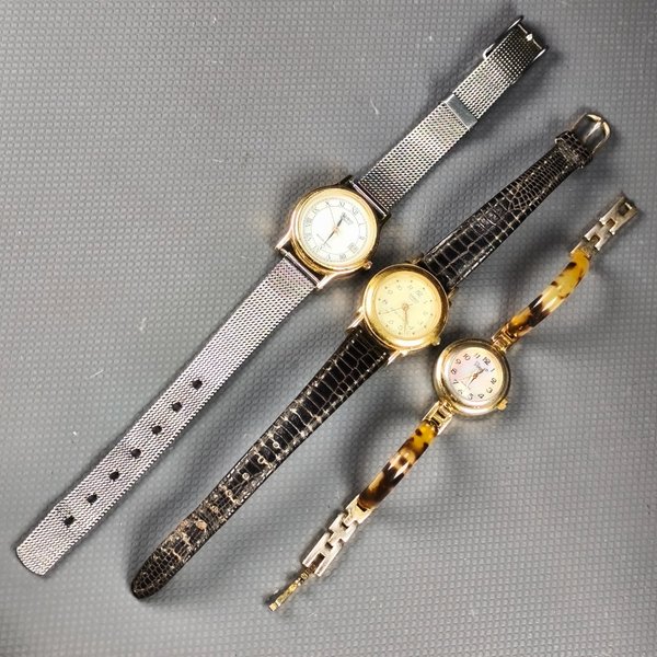 Lote de 3 Relojes de Dama: Vivani Nacarado, Casio Dorado y Casio Cuero - imagen 1
