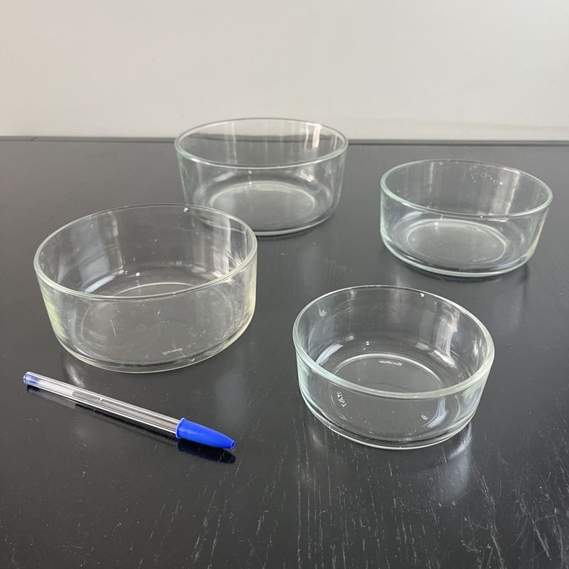 Lote anterior: Cuatro tazas de vidrio italiano redondas
