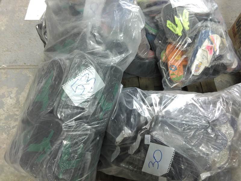 Lote de 196 Calzados Variados para Hombre y Mujer