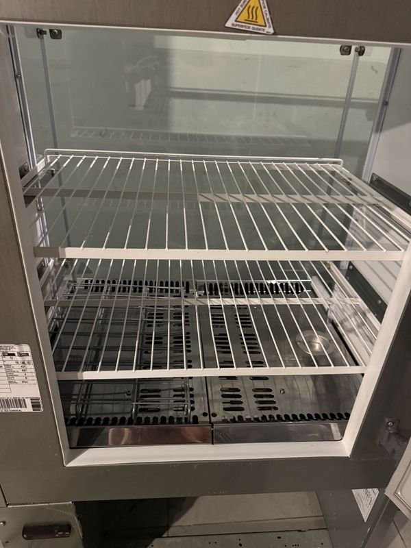 Vitrina termica marca Gelopar, electrodoméstico de alta calidad - imagen 9