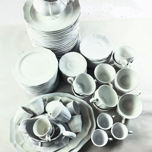 Set de Loza Blanca: 81 Piezas con Fuentes, Tazas y Platos - imagen 2