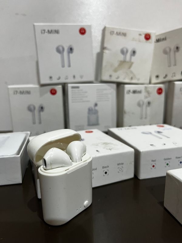 Auriculares inalámbricos i7-Mini en cajas blancas - imagen 2