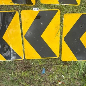 Lote anterior: Lote de 5 Carteles de Señalización de Curva