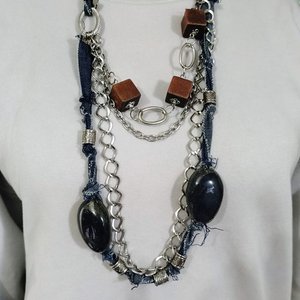 Lote de 4 Collares Largos Estilo Vintage con Tela y Pedrería - imagen 1