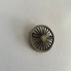 Lote siguiente: Prendedor Rueda de Bicicleta Estilo Vintage