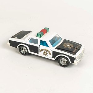 Lote siguiente: Auto de Policia Chevrolet Impala escala 1/32 colección Majorette