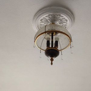 Lote anterior: Plafón de Techo Clásico en Bronce y Vidrio con Cristales Decorativos