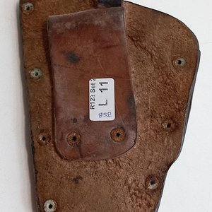 Canana de Cuero Negra para Revólver con Remaches - imagen 2