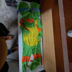 Lote de Disfraces Infantiles: Tortugas Ninja y Batman - imagen 3