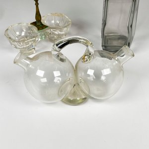 Tres piezas de vidrio, salerito, vinagrera y aceitera - imagen 4