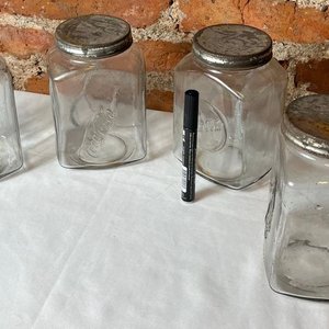 Lote de 4 Frascos Antiguos Coca Cola de Vidrio con Tapa de Aluminio - imagen 10