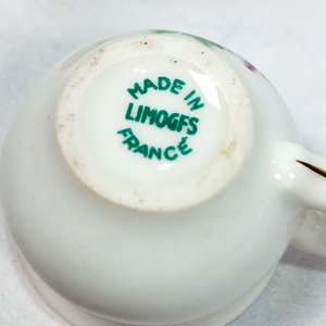 Lote de Porcelana Miniatura Limoges: Jarras, Tazas, Figuras y Más - imagen 6