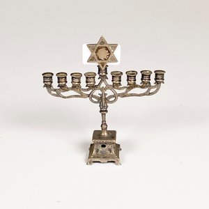 Candelabro Menorá de Plata Israelí con Ocho Luces - imagen 2