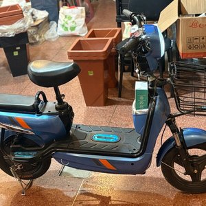 Moto Eléctrica K MAX 350 Azul con Canasto Frontal - imagen 3