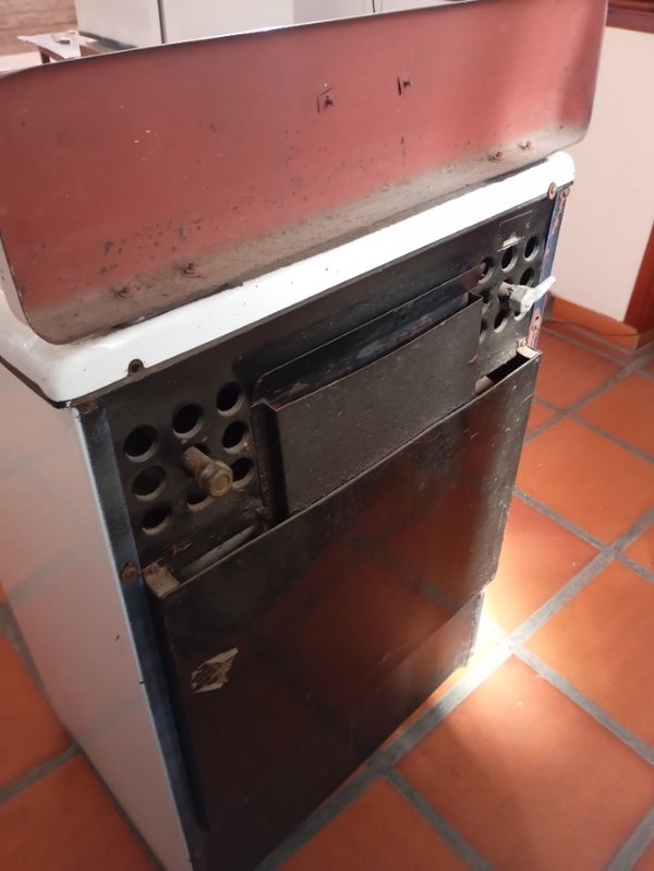Cocina DELNE en estadio único, impecable mantenimiento y esmaltado blanco original - imagen 7
