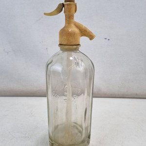 Antiguo Sifón de Soda de Cristal con Cabeza de Cerámica Beige - imagen 1