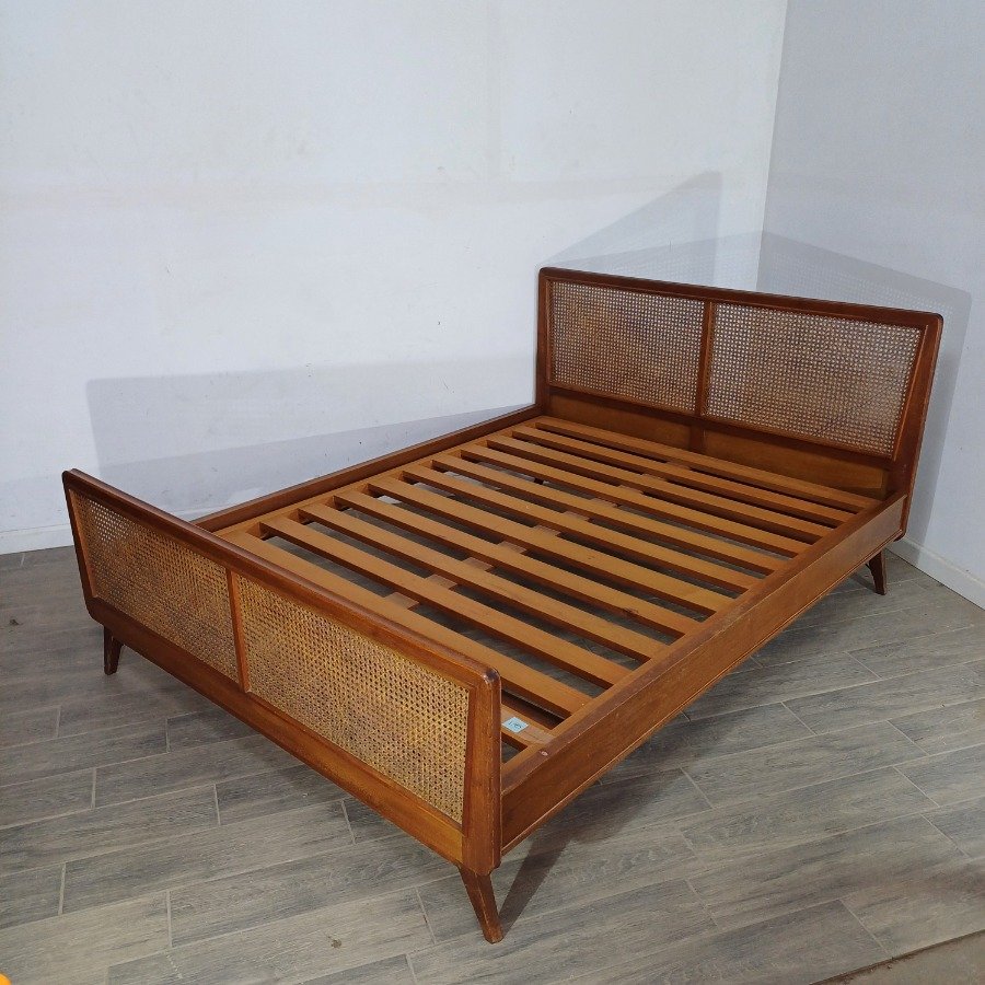 Lote anterior: Cama de 2 plazas estilo Mid Century con respaldo y piecera esterillados