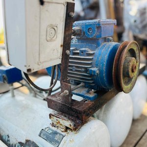 Compresor de Aire Gladiator 25L 2HP - imagen 2