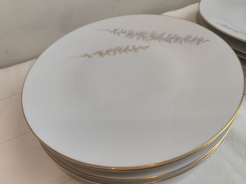 Platos de porcelana HUTSCHENREUTHER para cena - imagen 2