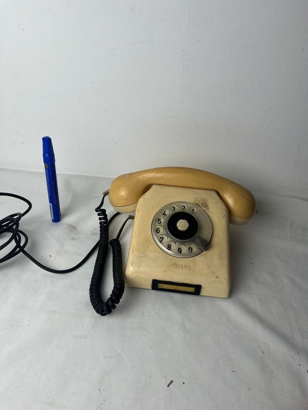 Teléfono Antiguo de la Empresa Antel - imagen 3
