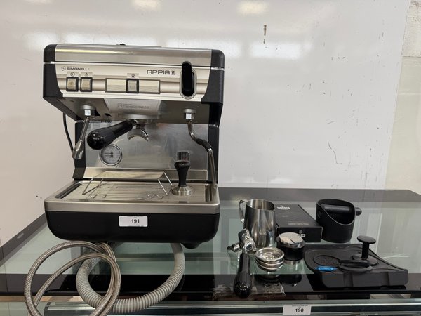 Cafetera Profesional Nuova Simonelli Appia I de 1 Grupo con Accesorios - imagen 1