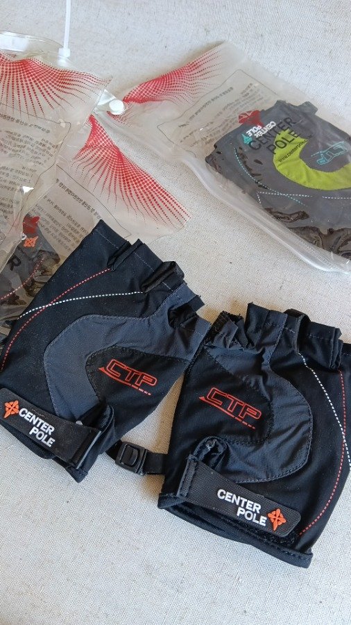 7 Pares de Guantes Deportivos Cortos Antideslizantes GTP Center Pole Nuevos - imagen 1