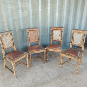Lote anterior: Juego de 4 Sillas Estilo Colonial con Detalles a Restaurar