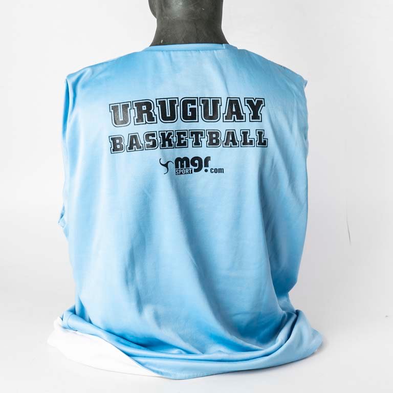 Camiseta reversible de entrenamiento de la selección de Uruguay de basketball marca mgr - imagen 2