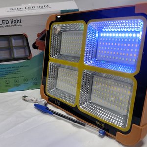 Foco LED Solar Recargable Multifunción con Valijas, Nuevo en Caja - imagen 7