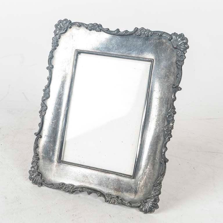 Portarretratos de Plata con Diseño Clásico - 21.5 x 17.5 cm