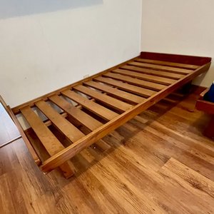 Cama de 1 Plaza en Madera Maciza - Impecable Estado - imagen 1