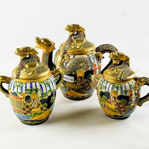 Lote anterior: Juego de Porcelana Satsuma con Dragones y Figuras Orientales