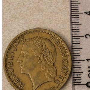 Moneda de 5 Francos de Francia, Año 1945 - imagen 2