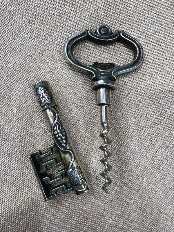 Llave Decorativa Abrebotellas y Sacacorchos Metálico Estilo Vintage