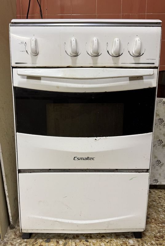 Cocina Esmaltec Blanca 4 Hornallas con Encimera de Vidrio