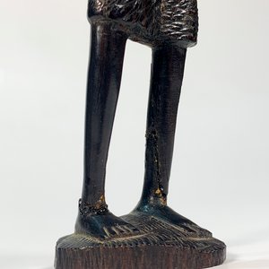 Talla en Madera Dama Africana con Canastos - 22 cm - imagen 3
