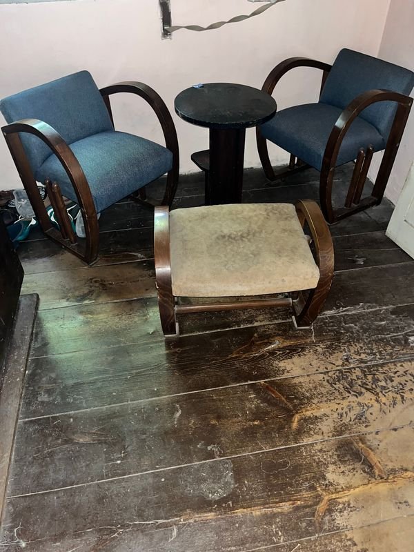 Lote siguiente: JUEGO FRANCES MESITA TAPA REDONDA CON 2 POLTRONAS Y 1 BUTACA
