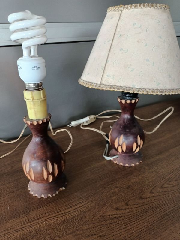 Lámparas de mesa con luces blancas y amarillas - imagen 3
