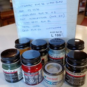 Lote siguiente: Lote de 8 Pinturas Model Master y Humbol para Maquetas