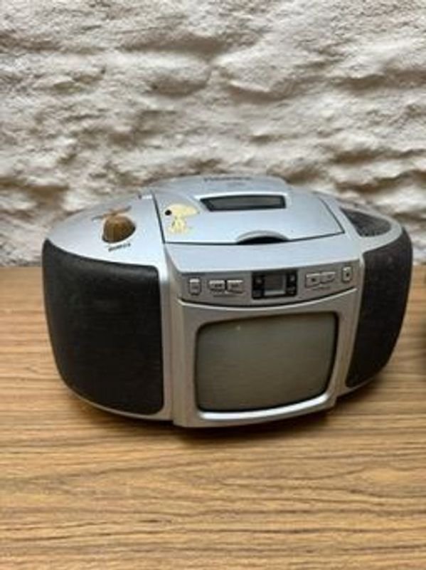 Par de equipos de música: radio y televisión - imagen 2