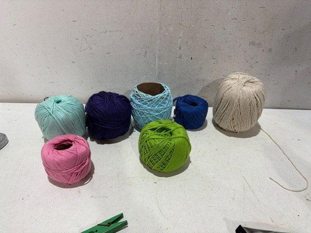 Lote de Ovillos de Lana de Colores